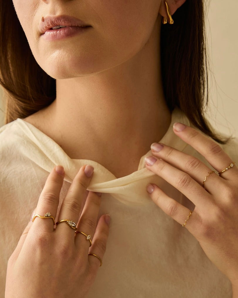 Twist diamond ring