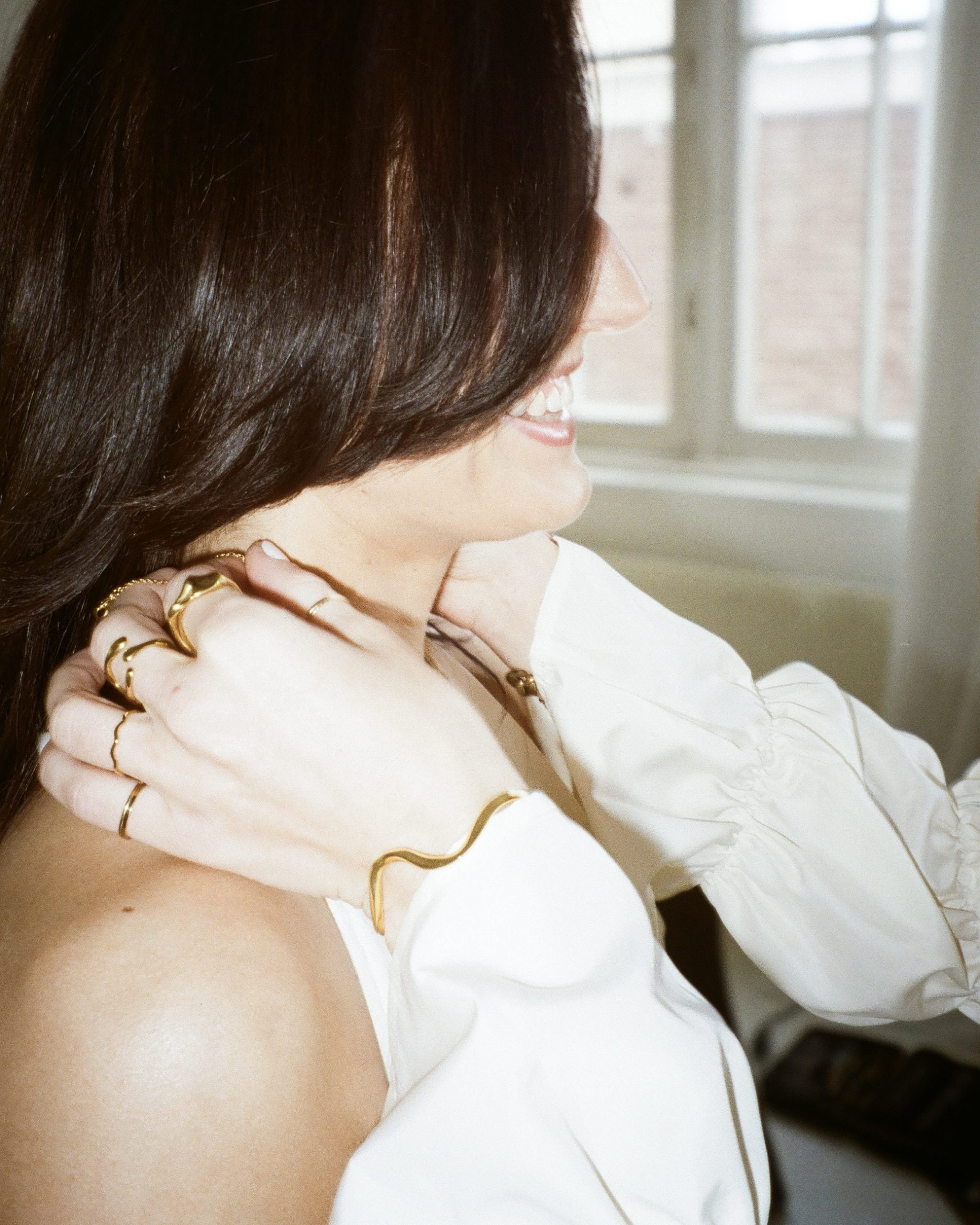 Wavy bangle