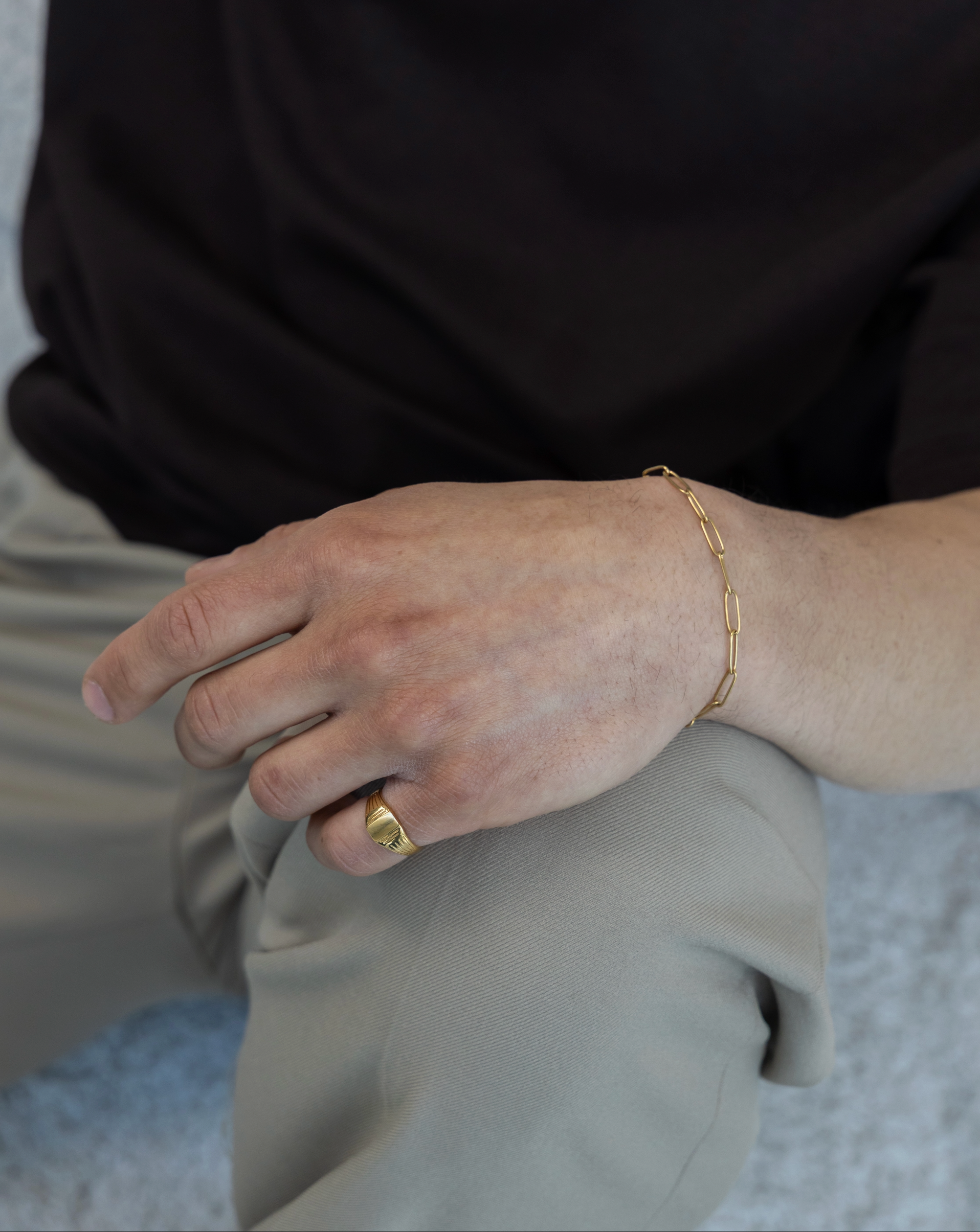 Bold signet