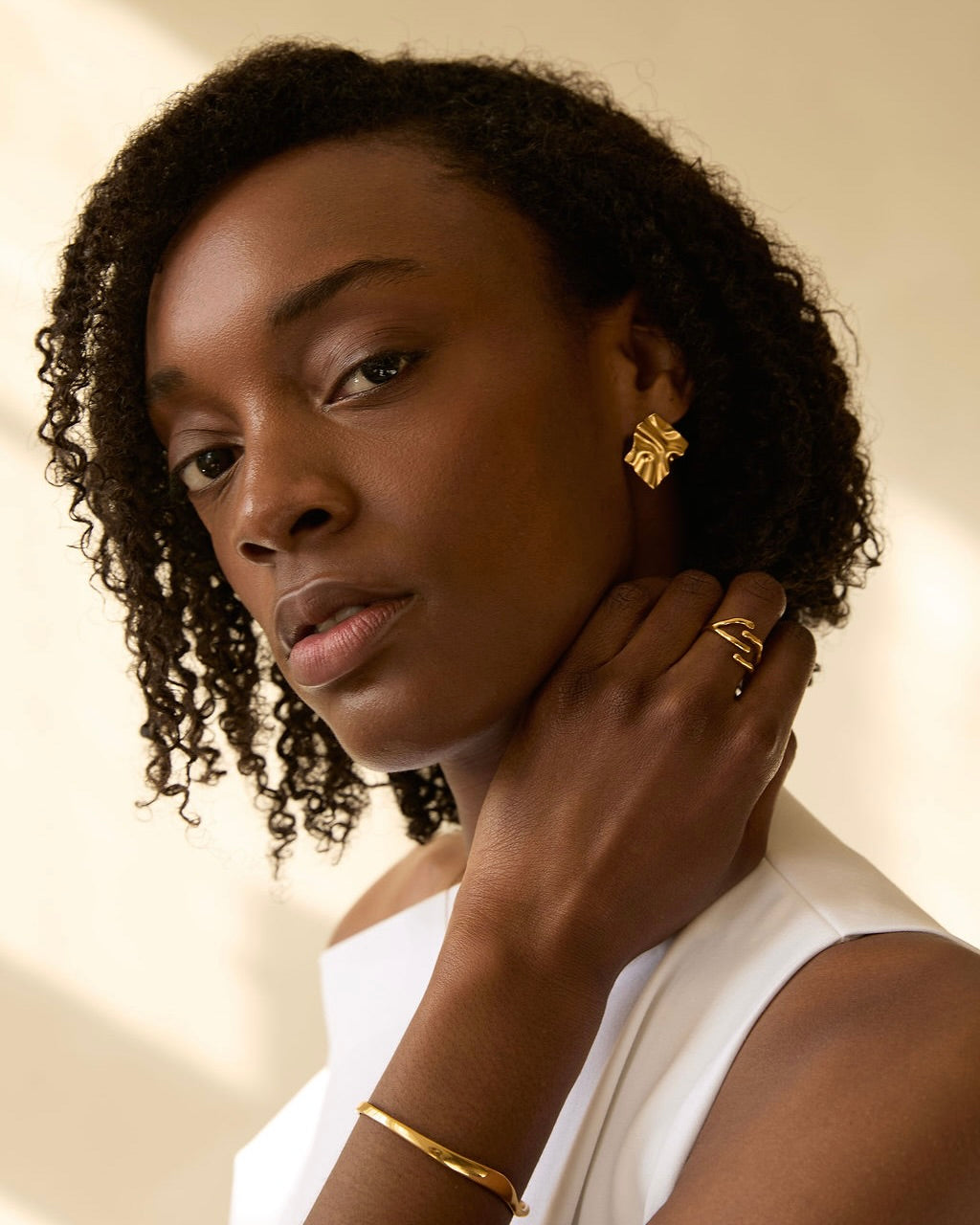 Small structured earrings