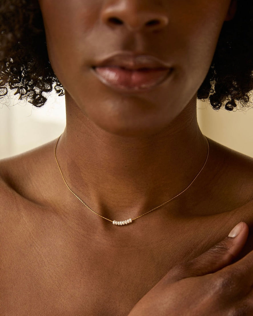 Twirling pearls necklace